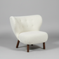 Chic Tufted White Lounge Chair